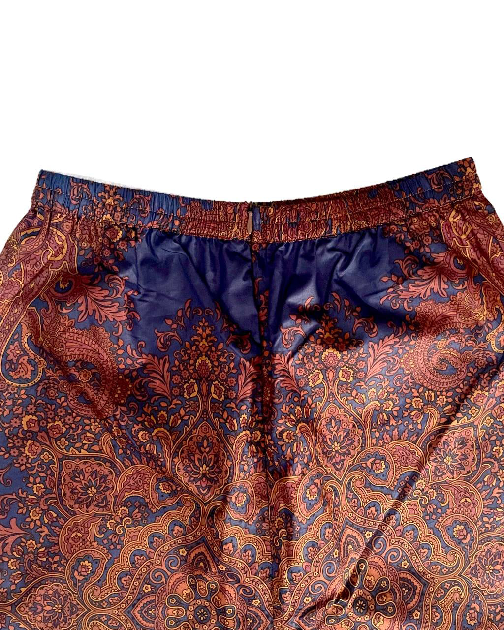 Back of Skirt Waist : Elastic Waistband and invisible zip